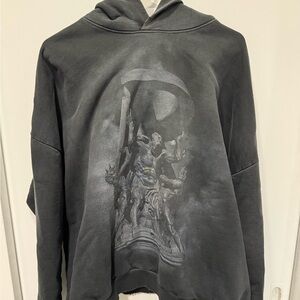 Men's Black Graphic Pullover Hoodie with Statue Motif